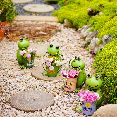 ODM Exquisite Metal Frog Ornaments / Metal Frog Figurines With Bucket