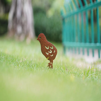 Outdoor Ground Metal Mini Decorative Garden Classical Chick Stake