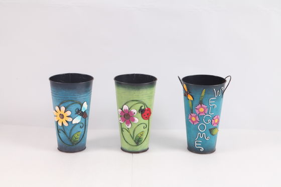 Highly Durable Patio Metal Decor Vase Rustic Style Colorful Crafts