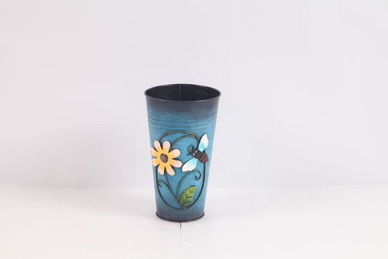 Highly Durable Patio Metal Decor Vase Rustic Style Colorful Crafts
